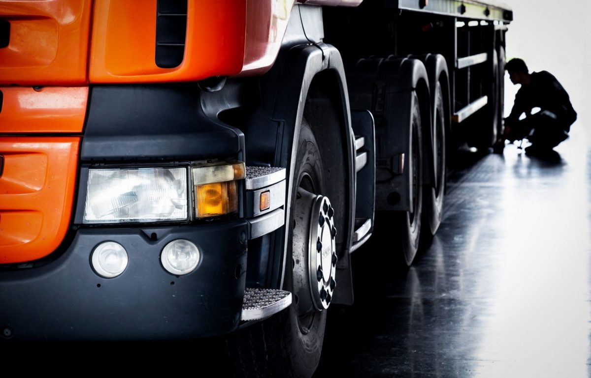 5 Ways To Keep Your Semi-Truck Tires in Good Condition