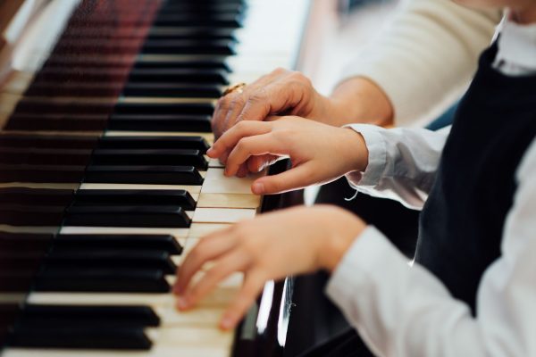 Tips for Teaching the Piano to a Group of Students